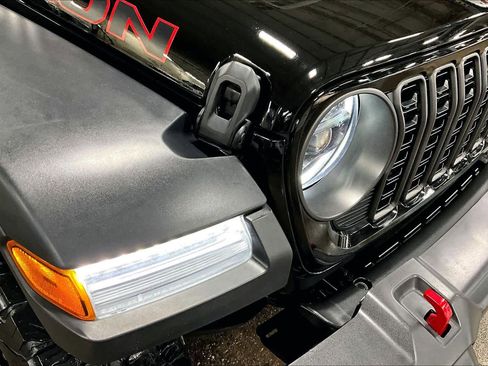 Used 2024 Jeep Wrangler Unlimited Rubicon image 24