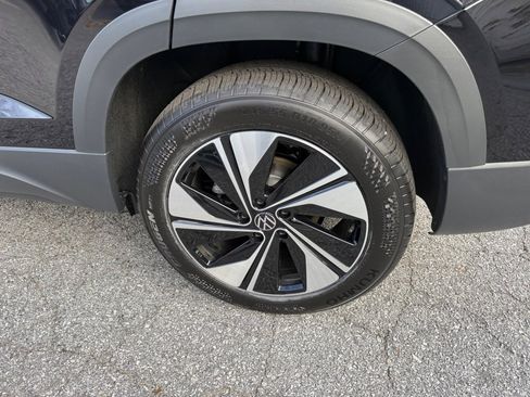 New 2026 Volkswagen Taos SE image 22