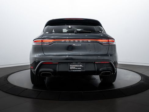 Certified 2025 Porsche Macan image 6