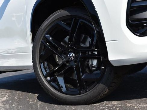 New 2026 Volkswagen Tiguan SE R-Line AWD/4WD image 3