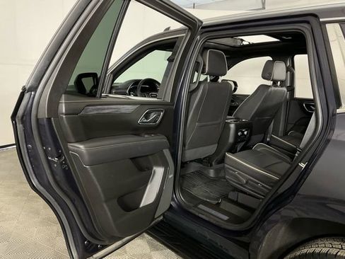 Used 2023 GMC Yukon SLT image 35