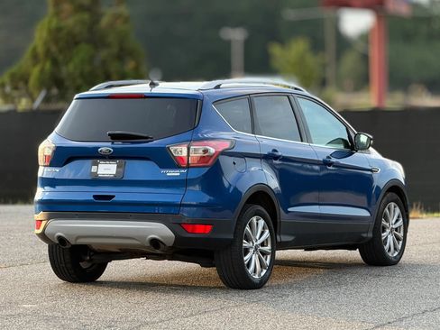Used 2017 Ford Escape Titanium w/ Equipment Group 301A FWD image 9