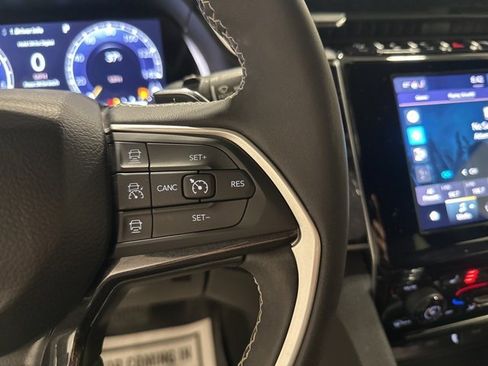 Used 2023 Jeep Grand Cherokee L Altitude image 18