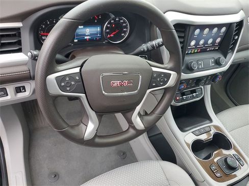 Certified 2023 GMC Acadia SLE w/ Driver Convenience Package image 20