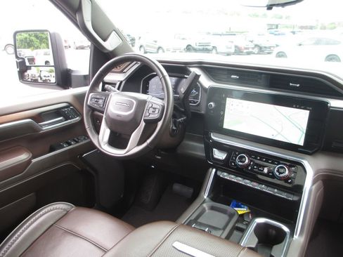 Used 2024 GMC Sierra 2500 Denali w/ Denali Reserve Package AWD/4WD image 30