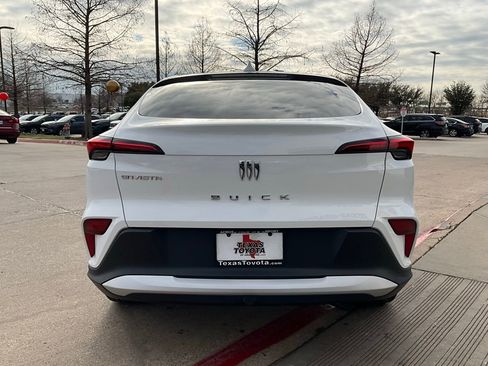 Used 2025 Buick Envista Preferred image 7