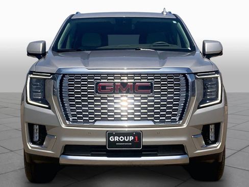 Used 2023 GMC Yukon XL Denali AWD/4WD image 4