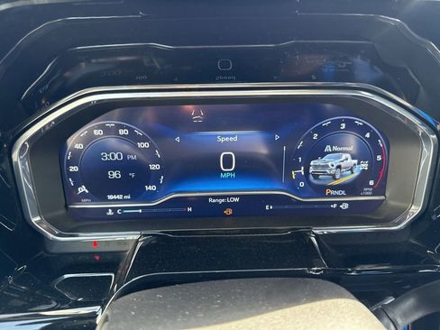 Used 2025 Chevrolet Silverado 2500 LTZ w/ LTZ Premium Package image 6