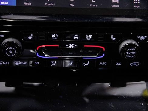 Used 2023 Jeep Grand Cherokee 4WD 4xe w/ Luxury Tech Group II image 30