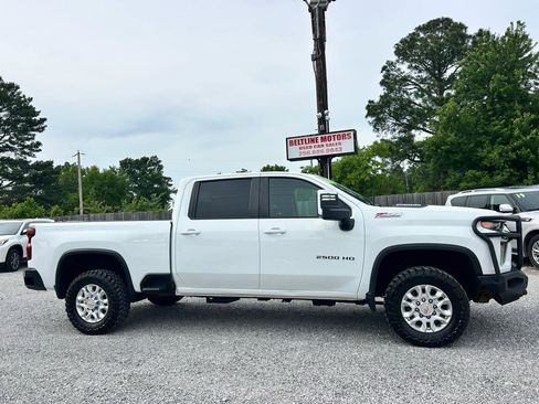 Used 2022 Chevrolet Silverado 2500 LT w/ Convenience Package AWD/4WD image 3