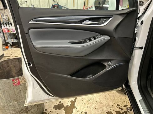 Used 2019 Buick Enclave Essence image 14