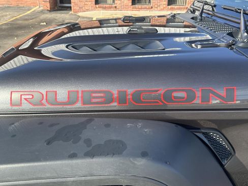 Used 2024 Jeep Wrangler Rubicon image 10