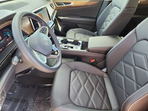 New 2026 Volkswagen Atlas SE image 3