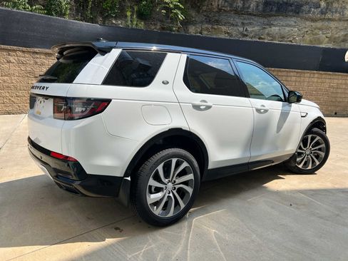 Certified 2025 Land Rover Discovery Sport Dynamic SE image 3