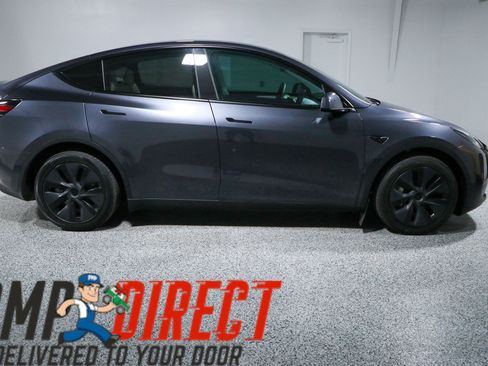 Used 2024 Tesla Model Y Long Range RWD image 6