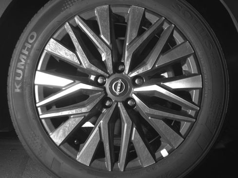 Used 2025 Nissan Altima 2.5 SV FWD image 13