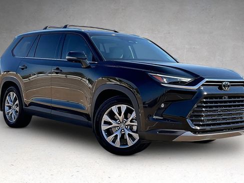 Used 2025 Toyota Grand Highlander FWD image 21