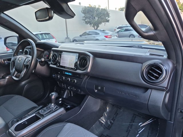 Used 2022 Toyota Tacoma TRD Sport AWD/4WD image 21