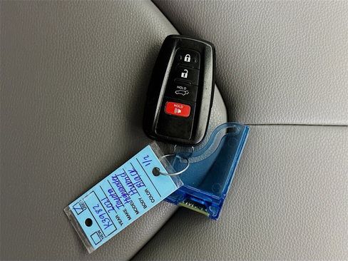 Used 2021 Toyota Highlander XLE image 37