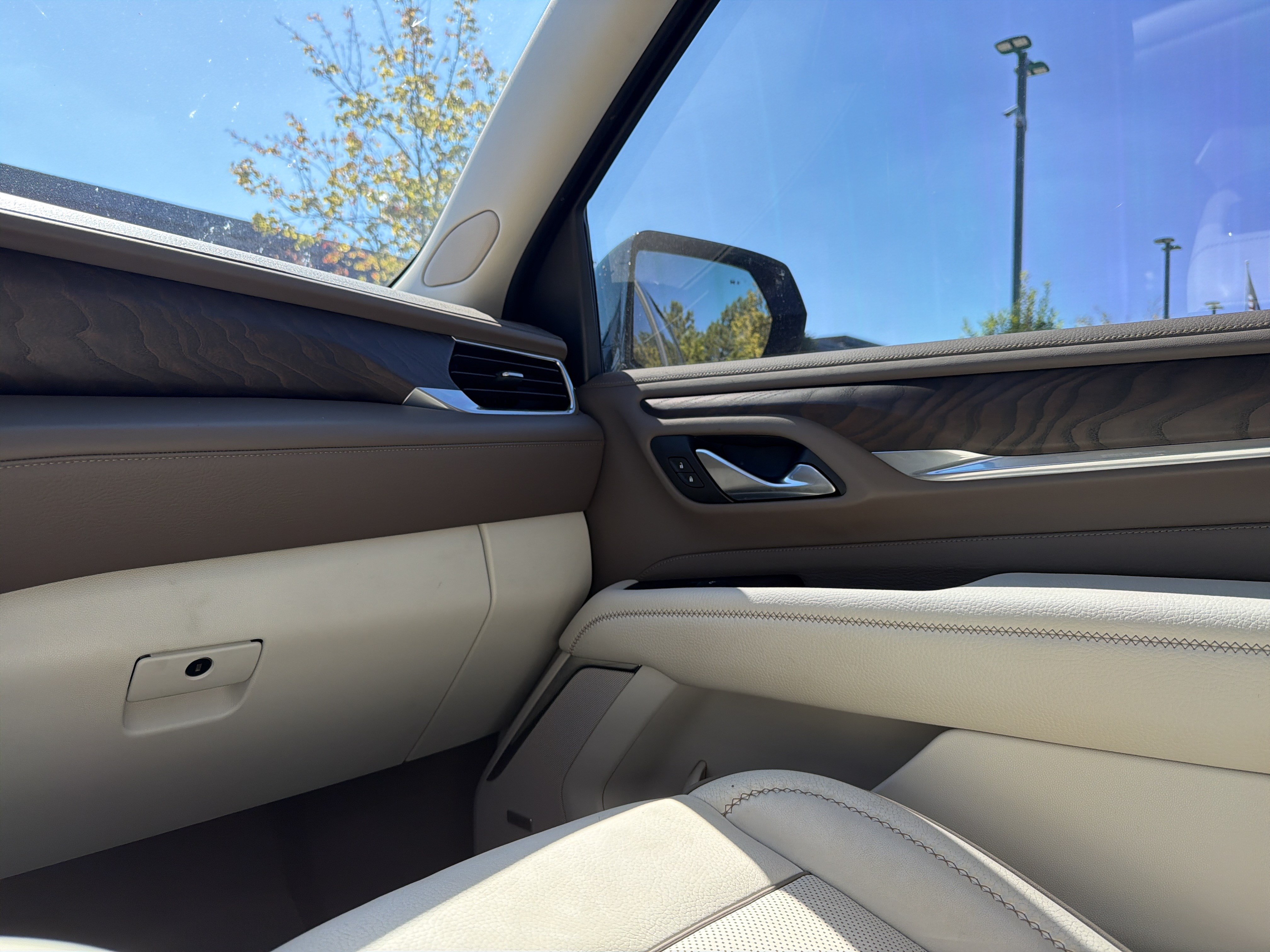 Used 2022 GMC Yukon Denali RWD image 24