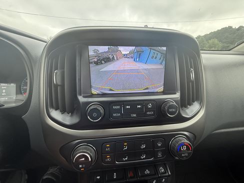 Used 2015 Chevrolet Colorado Z71 w/ Trail Boss Edition image 24