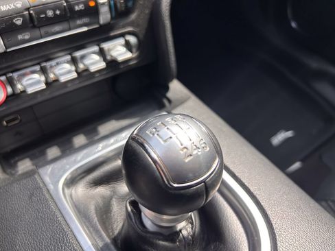 Used 2018 Ford Mustang GT Premium RWD image 22
