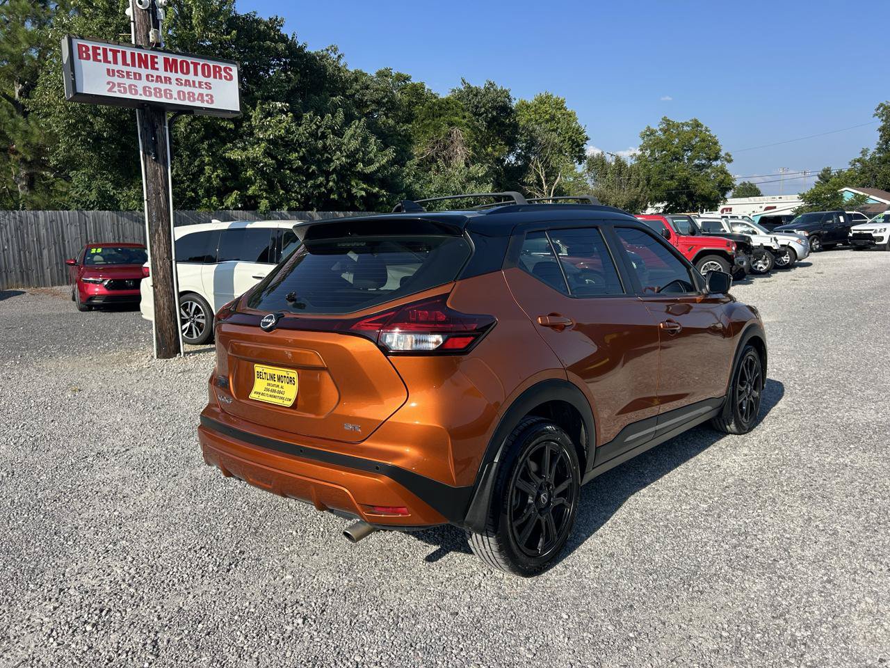 Used 2023 Nissan Kicks SR w/ SR Premium Package FWD image 2