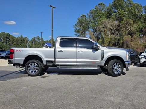 Used 2023 Ford F250 Lariat w/ Chrome Package image 44