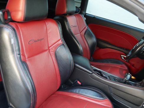 Used 2018 Dodge Challenger R/T Scat Pack image 22