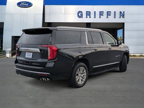 Used 2021 GMC Yukon XL Denali w/ Advanced Technology Package image 4