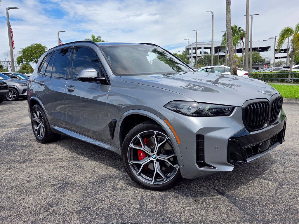 Used 2025 BMW X5 sDrive40i w/ M Sport Package RWD image 2