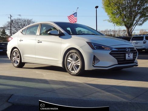 Used 2019 Hyundai Elantra SEL image 2
