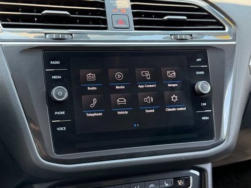 Used 2020 Volkswagen Tiguan SE FWD image 5