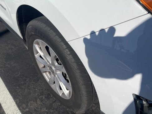 Used 2019 Chevrolet Equinox LT w/ Sun & Navigation Package image 12