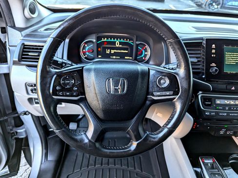 Used 2019 Honda Pilot Touring image 15