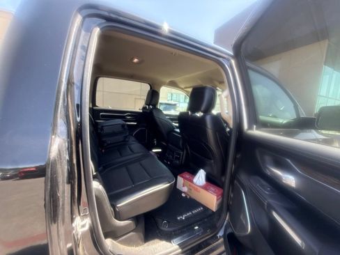 Used 2019 RAM 1500 Laramie RWD image 14