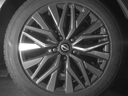 Used 2025 Nissan Altima 2.5 SV FWD image 15