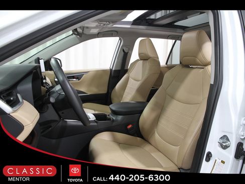 Used 2025 Toyota RAV4 Limited image 5