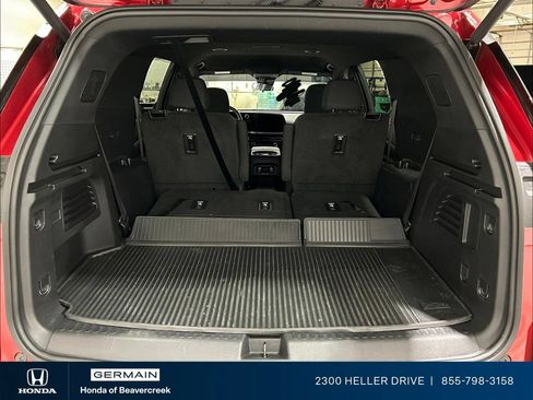 Used 2025 Chevrolet Traverse LT w/ Driver Confidence Package AWD/4WD image 31