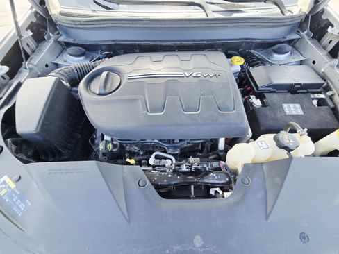 Used 2019 Jeep Cherokee Latitude Plus image 17