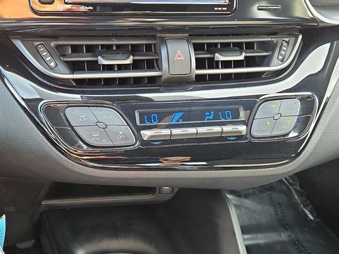 Used 2018 Toyota C-HR XLE image 25