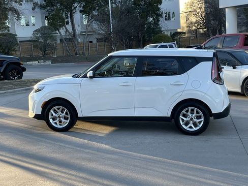 Used 2024 Kia Soul LX w/ Option Group 015 image 3