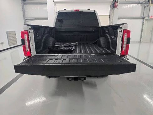 Used 2024 Ford F250 Lariat w/ FX4 Off-Road Package AWD/4WD image 9