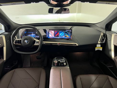 Used 2026 BMW iX xDrive45 image 15