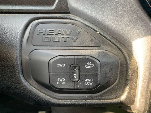 Used 2025 RAM 2500 Big Horn AWD/4WD image 25