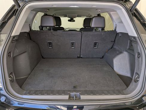 Used 2021 GMC Terrain SLT image 30