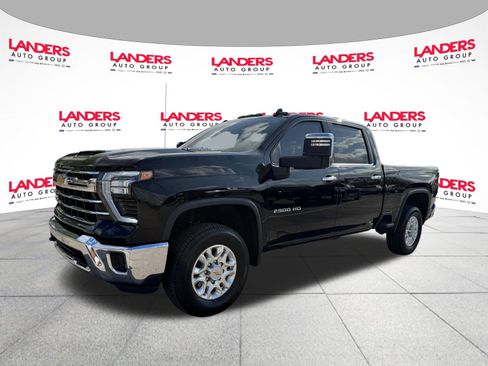 Used 2025 Chevrolet Silverado 2500 LTZ image 7