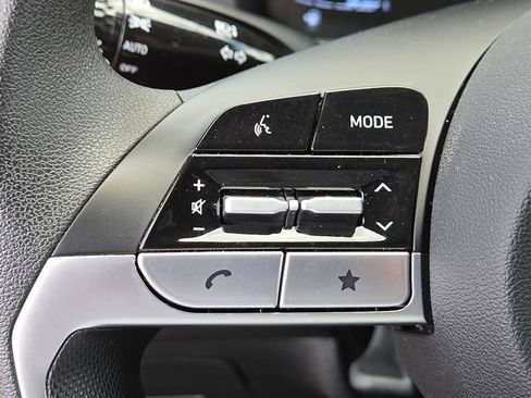 Used 2026 Hyundai Elantra SE w/ Cargo Package FWD image 18
