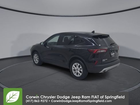 Used 2025 Ford Escape Active AWD/4WD image 11