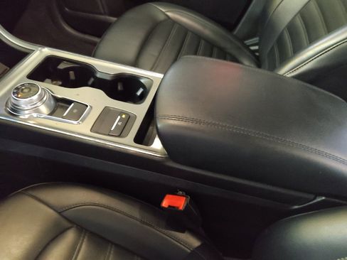 Used 2022 Ford Edge SEL image 26